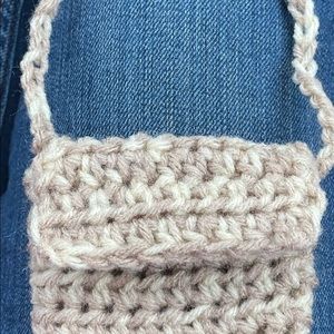 1 set of 18 inch doll purse and matching hat.  Can be any color wanted